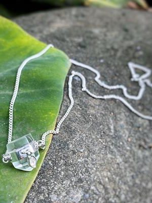 The Quartz and the Moonstone