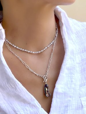 Radiant Reverie: Black Pearl Baroque Statement Necklace